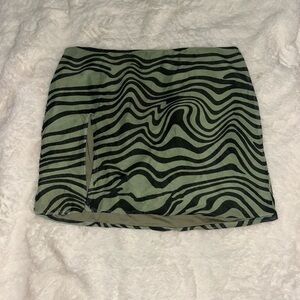 Beginning boutique mini skirt